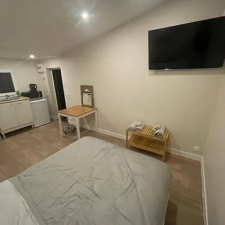 Studio Indépendant Dans Une Maison Cdg Paris Disney Asterix Le Bourget Appartement